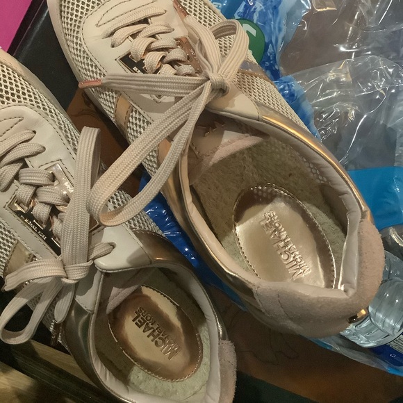 Michael Kors sneakers - Picture 3 of 5